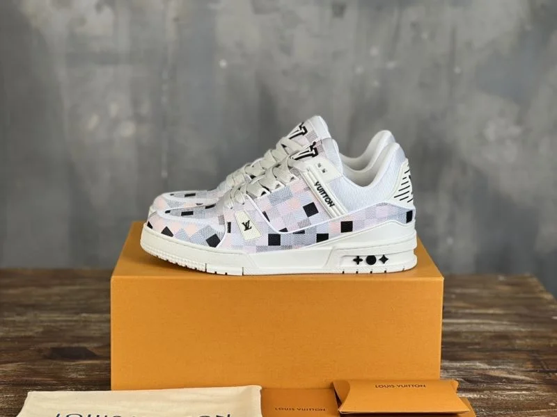 Louis Vuitton Trainer Sneaker DailyWear 30370