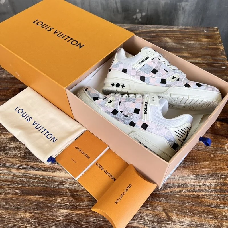 Louis Vuitton Trainer Sneaker DailyWear 30370