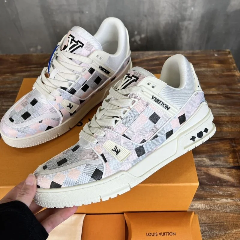 Louis Vuitton Trainer Sneaker DailyWear 30370