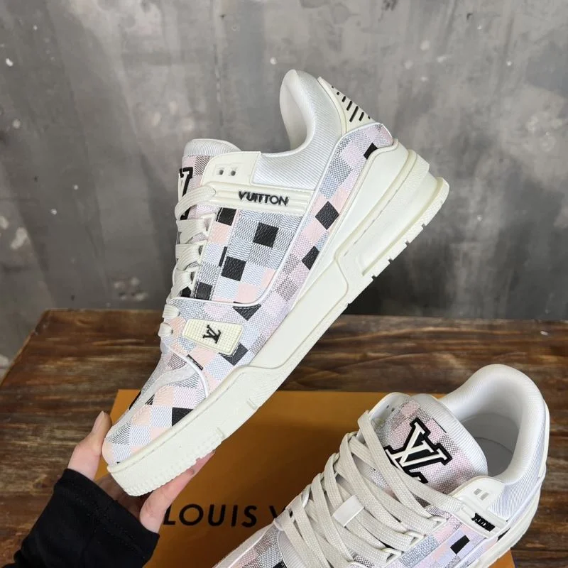 Louis Vuitton Trainer Sneaker DailyWear 30370