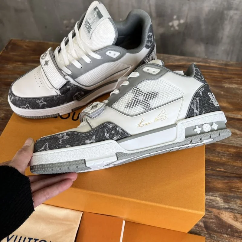 Louis Vuitton Trainer Sneaker SmoothTexture 30380