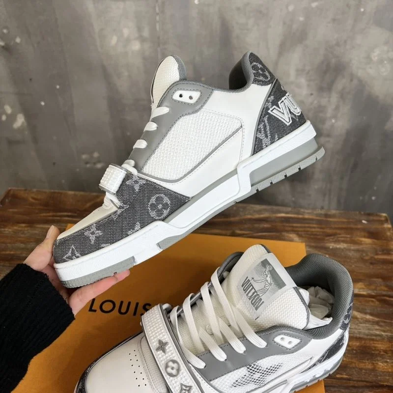 Louis Vuitton Trainer Sneaker SmoothTexture 30380