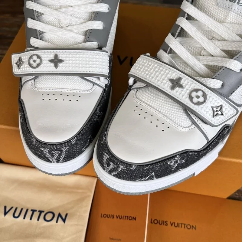 Louis Vuitton Trainer Sneaker SmoothTexture 30380