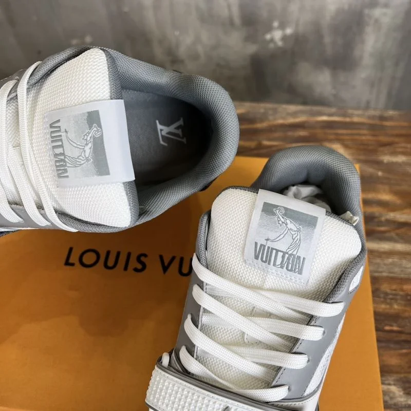 Louis Vuitton Trainer Sneaker SmoothTexture 30380