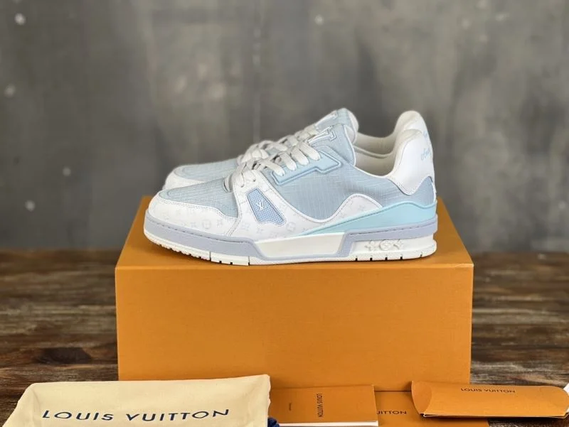 Louis Vuitton Trainer Sneaker Fashionable 30358