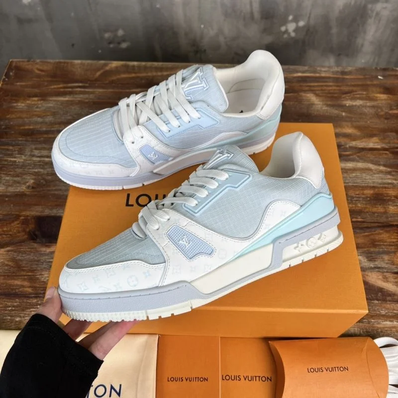 Louis Vuitton Trainer Sneaker Fashionable 30358