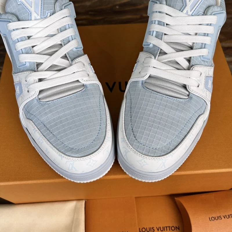 Louis Vuitton Trainer Sneaker Fashionable 30358