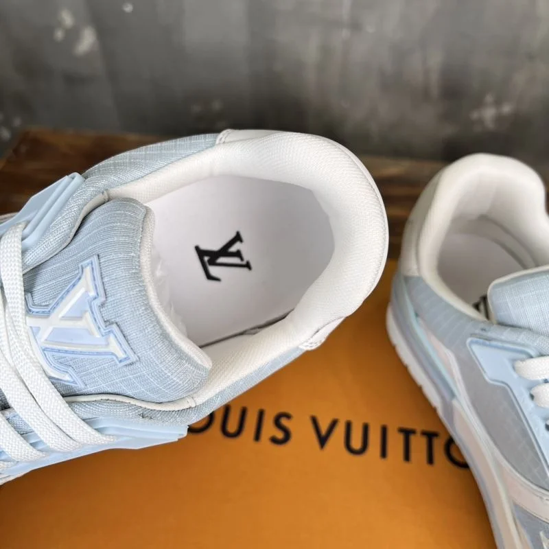 Louis Vuitton Trainer Sneaker Fashionable 30358