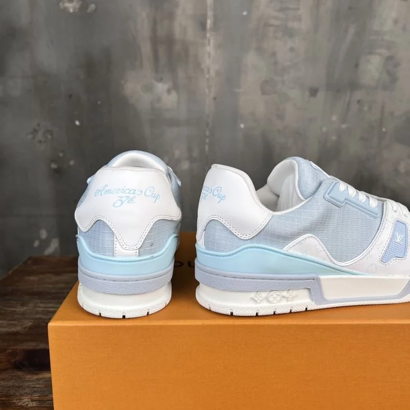 Louis Vuitton Trainer Sneaker Fashionable 30358