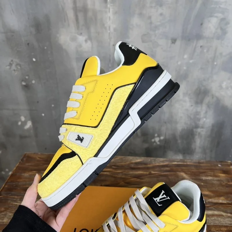 Bright Louis Vuitton Trainer Sneaker 30352