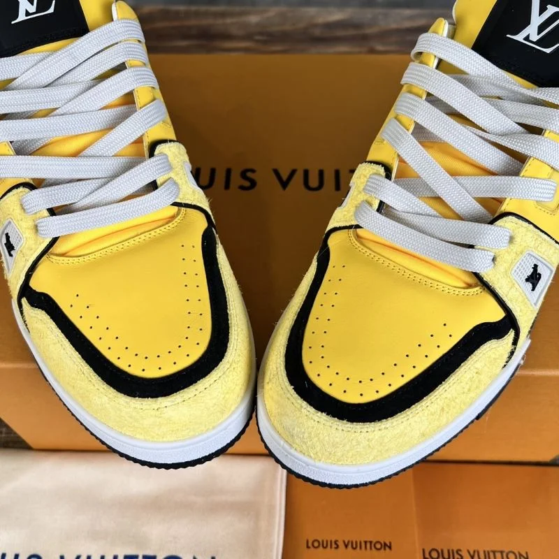 Bright Louis Vuitton Trainer Sneaker 30352