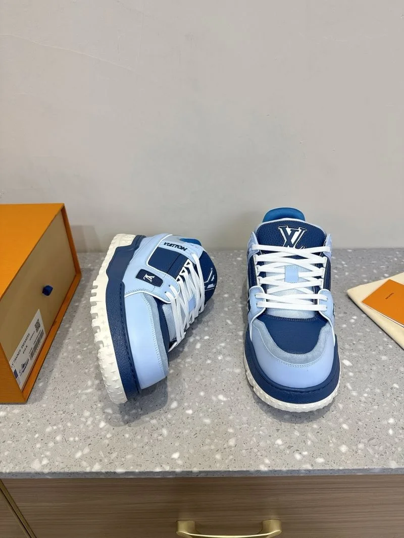 Stylish Louis Vuitton Trainer Sneaker 31572