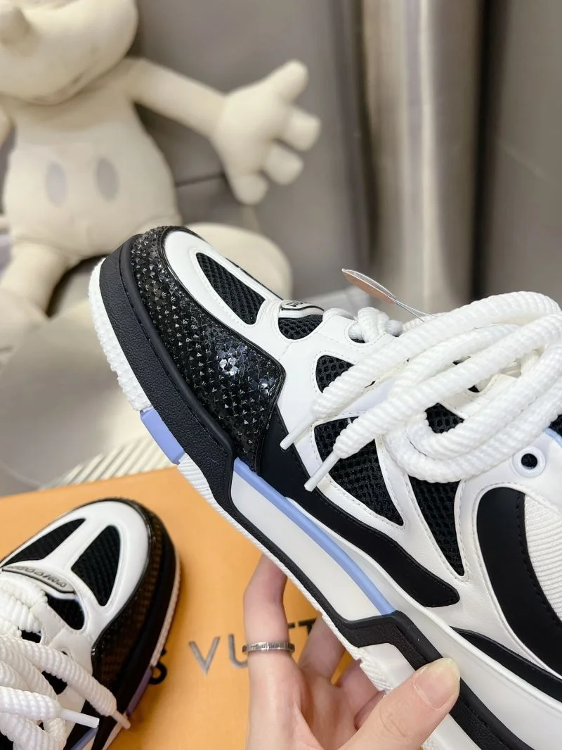 Casual Louis Vuitton Trainer Sneaker 31567