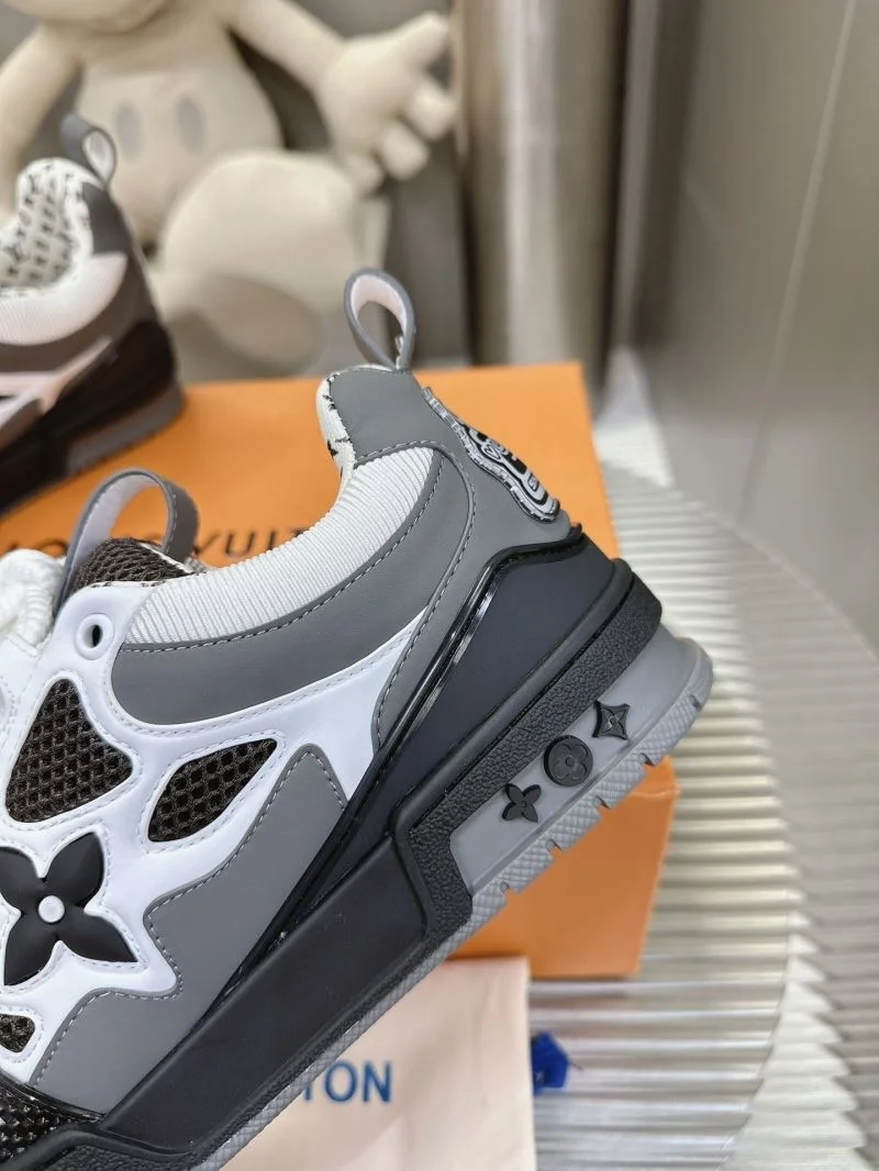 Louis Vuitton Trainer Sneaker Unisex 31559
