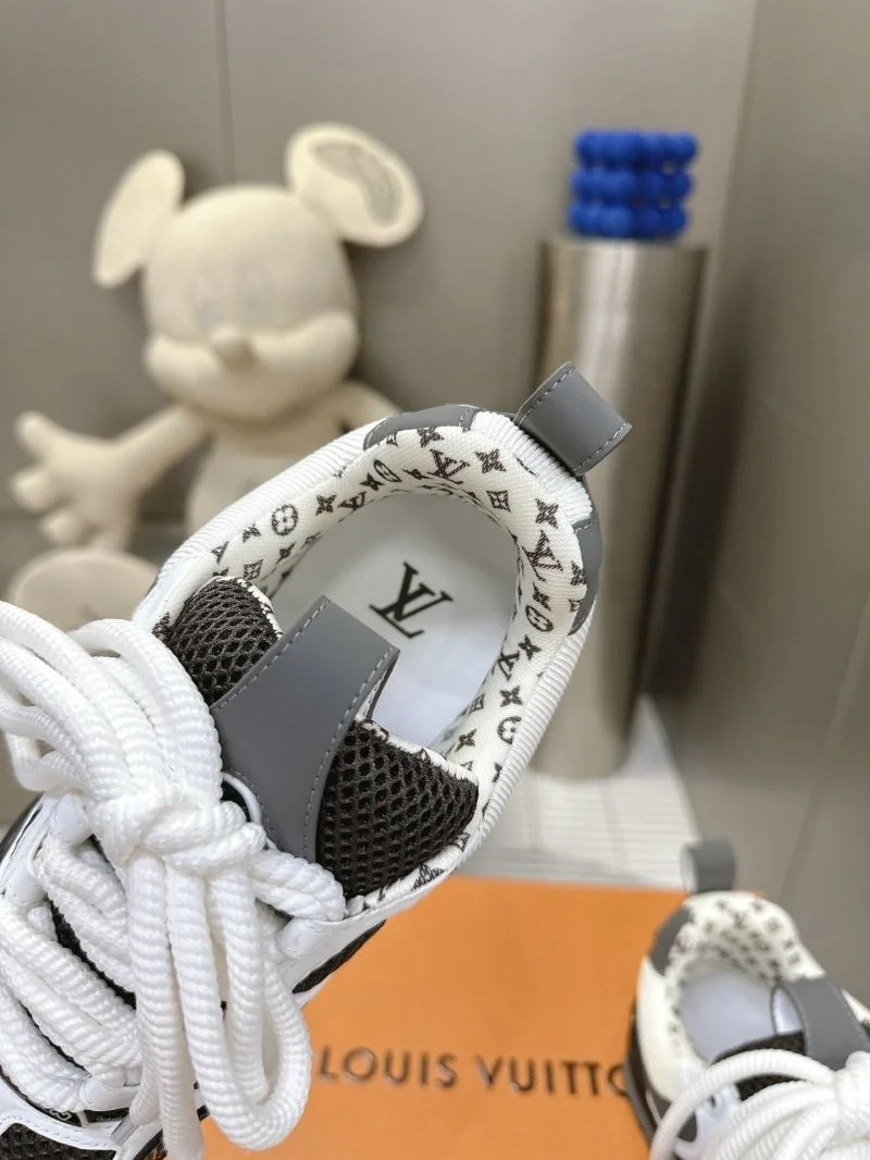 Louis Vuitton Trainer Sneaker Unisex 31559