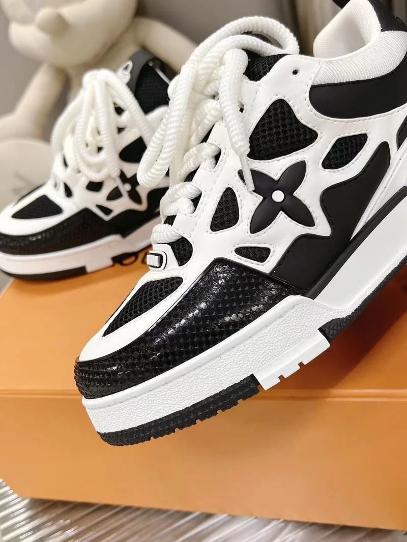 Unique Louis Vuitton Trainer Sneaker 31543