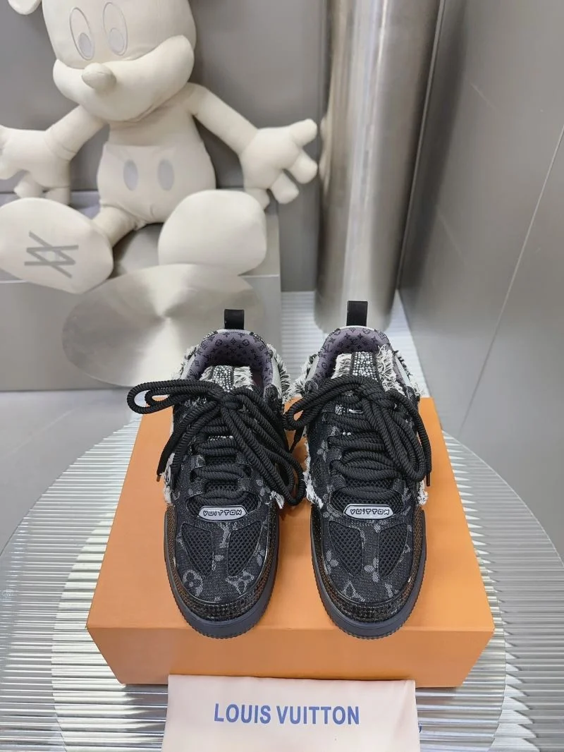 Louis Vuitton Trainer Sneaker Snug 31555