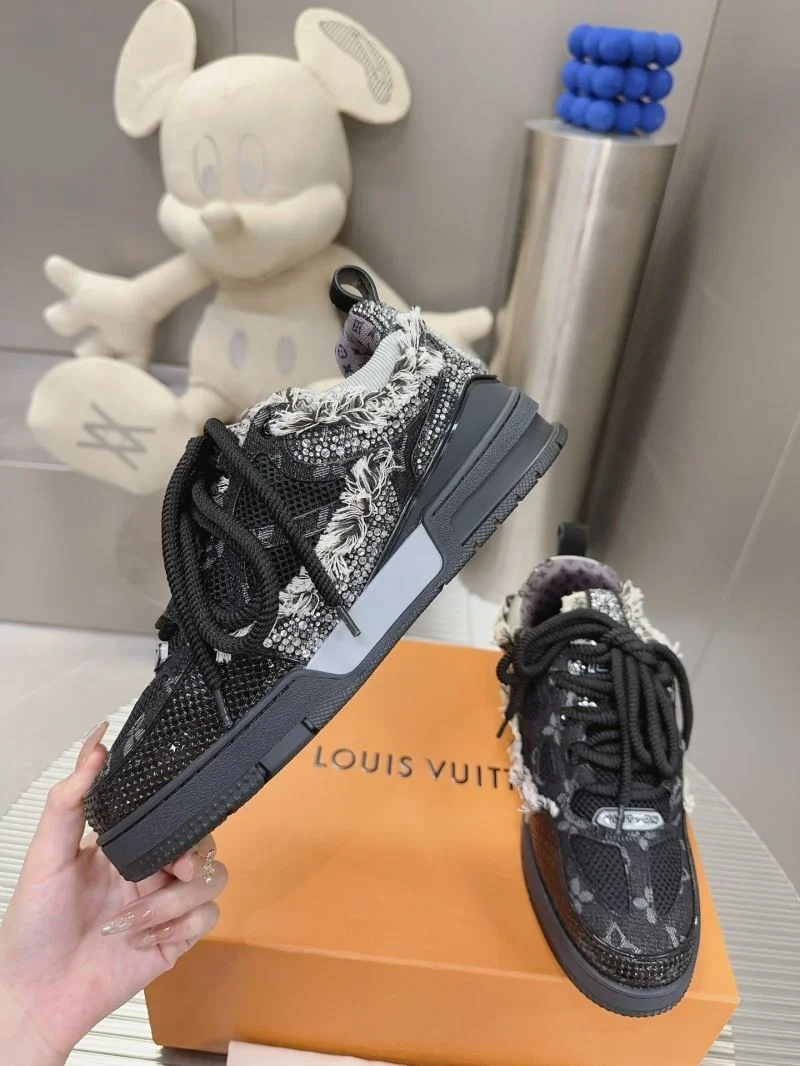 Louis Vuitton Trainer Sneaker Snug 31555