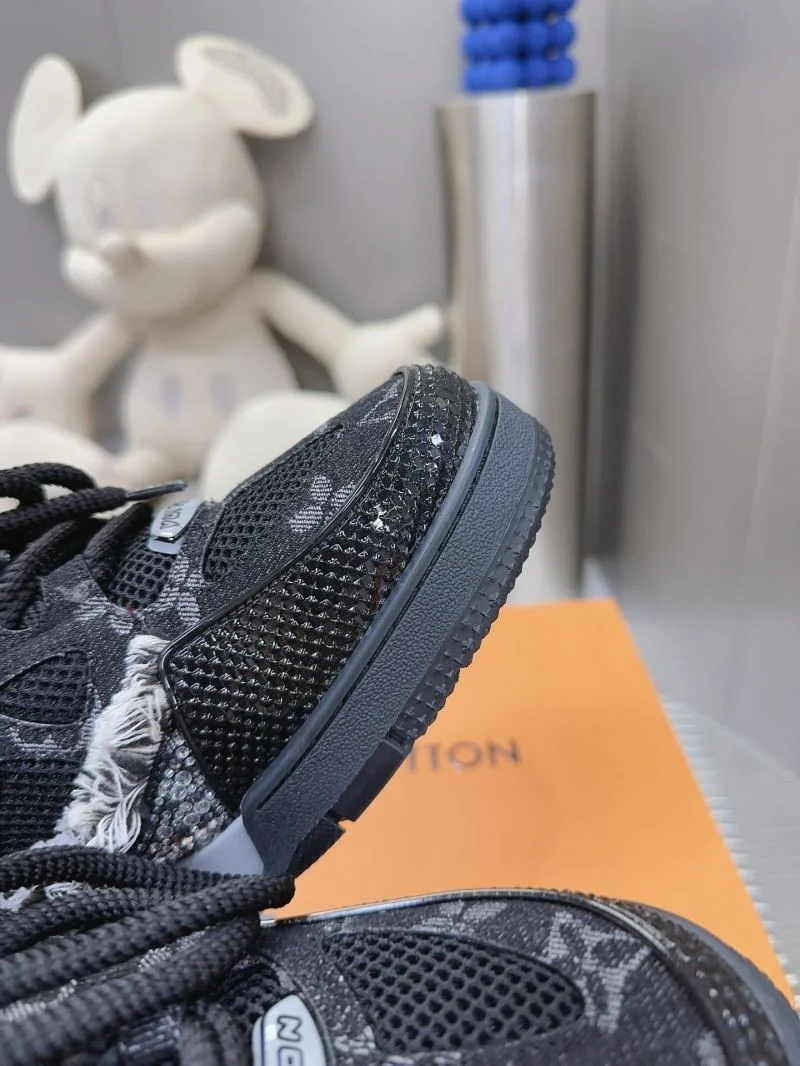 Louis Vuitton Trainer Sneaker Snug 31555