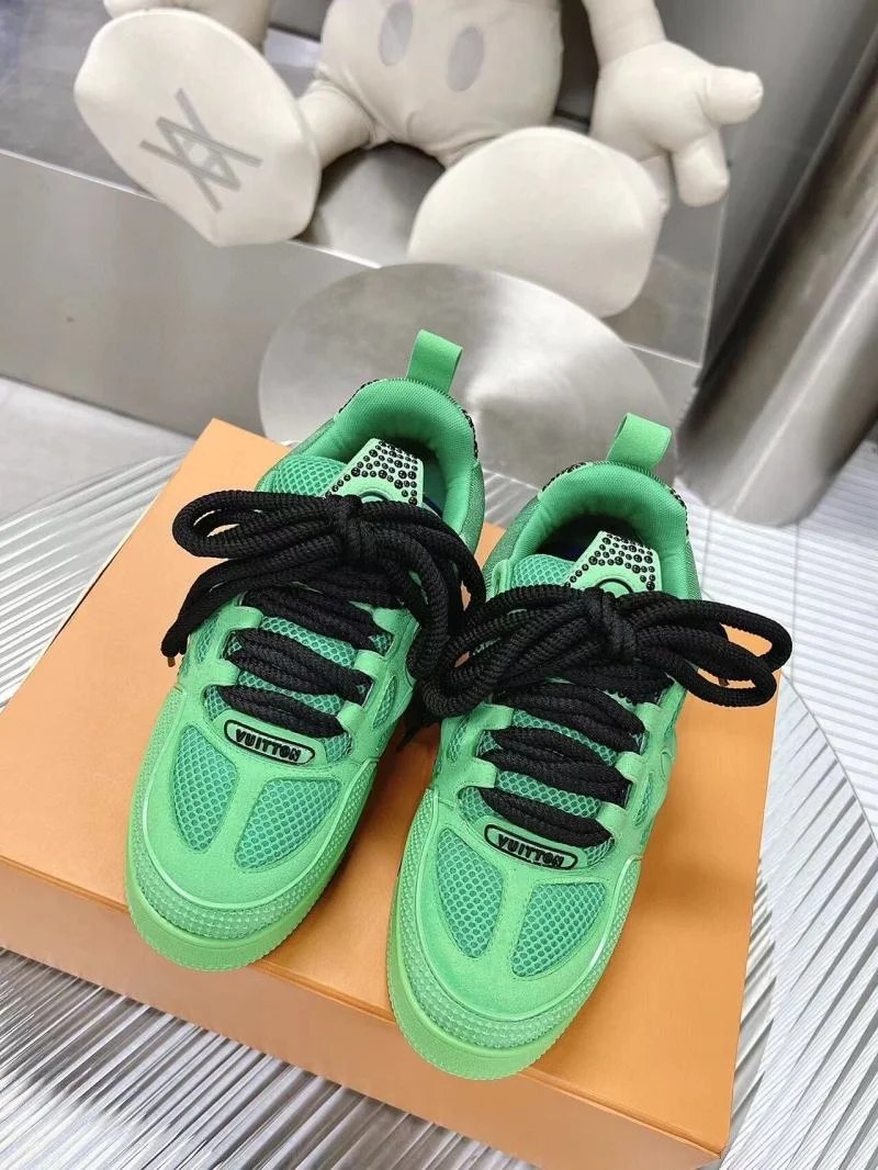 Fashionable Louis Vuitton Trainer Sneaker 31552