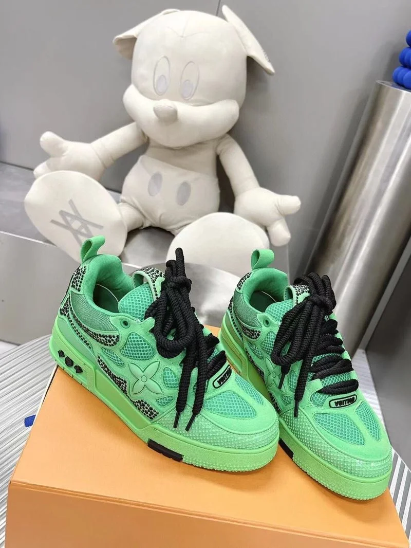Fashionable Louis Vuitton Trainer Sneaker 31552