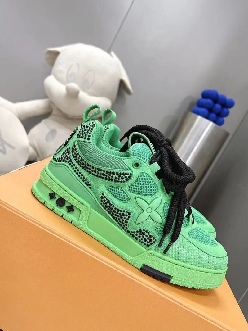 Fashionable Louis Vuitton Trainer Sneaker 31552