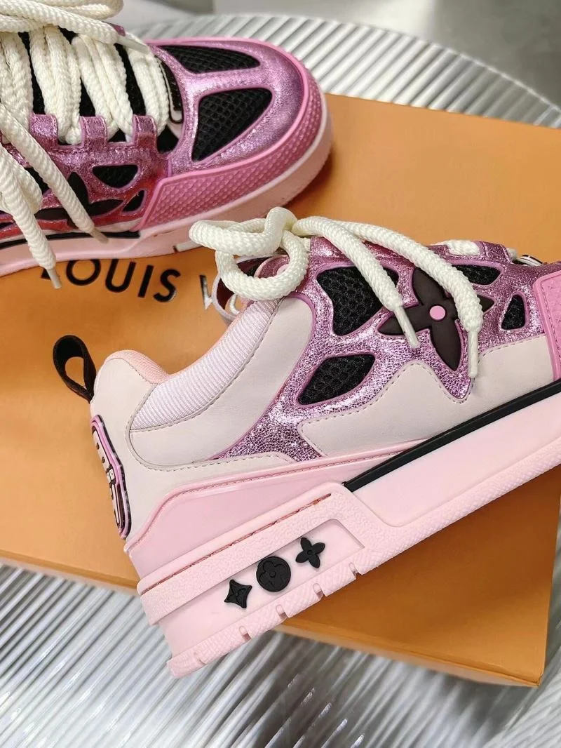 MultiPurpose Louis Vuitton Trainer Sneaker 31537