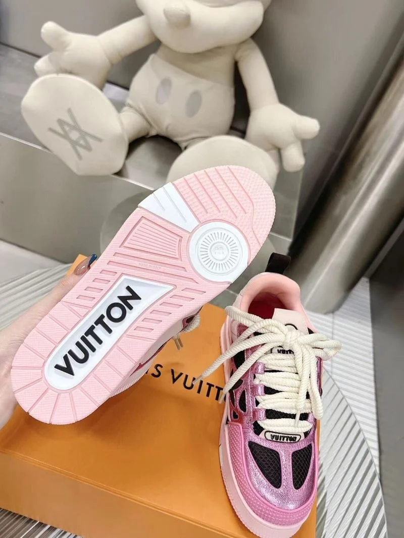 MultiPurpose Louis Vuitton Trainer Sneaker 31537