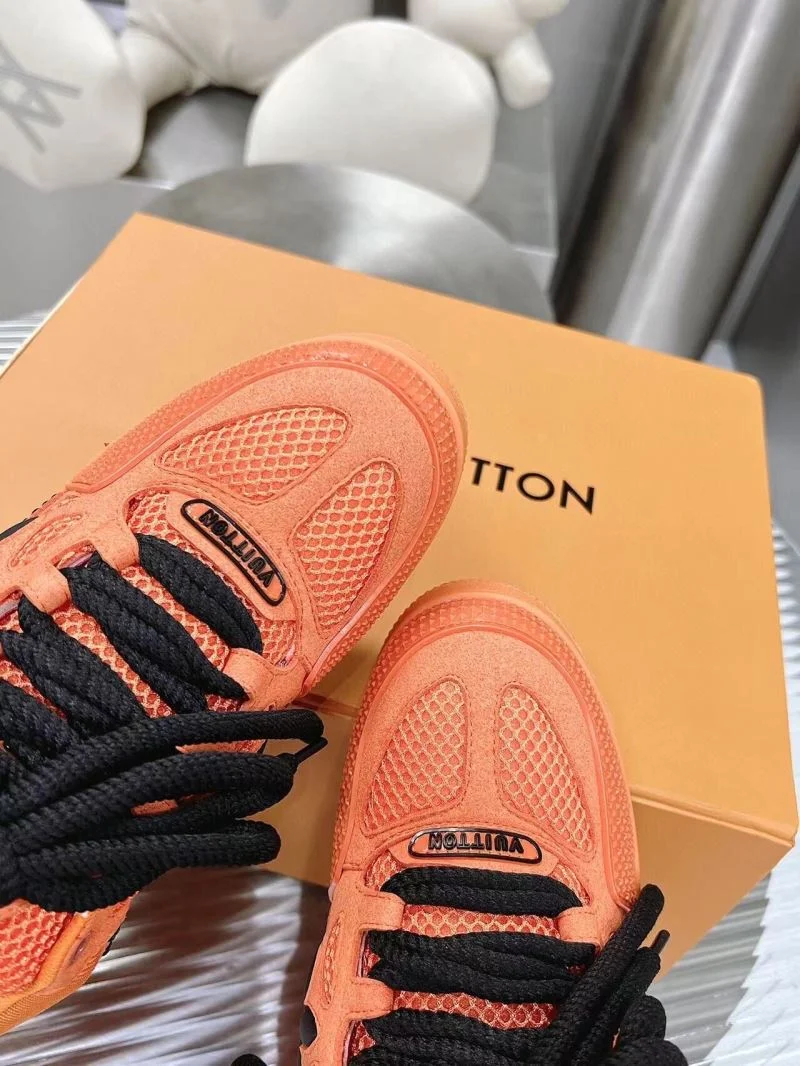Unisex Louis Vuitton Trainer Sneaker 31548
