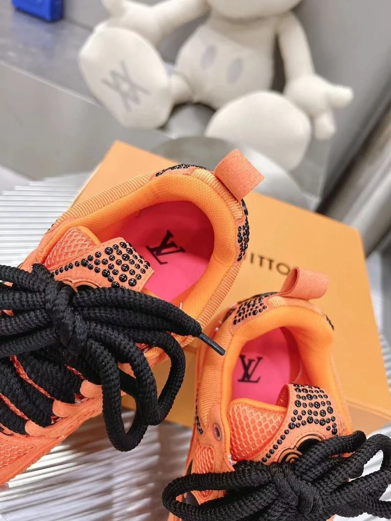 Unisex Louis Vuitton Trainer Sneaker 31548