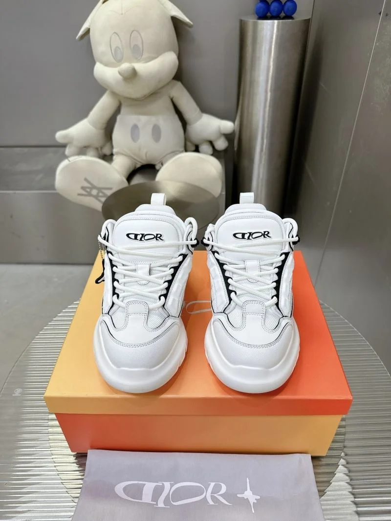 Louis Vuitton Trainer Sneaker Practical 31527