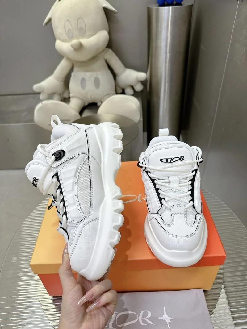 Louis Vuitton Trainer Sneaker Practical 31527