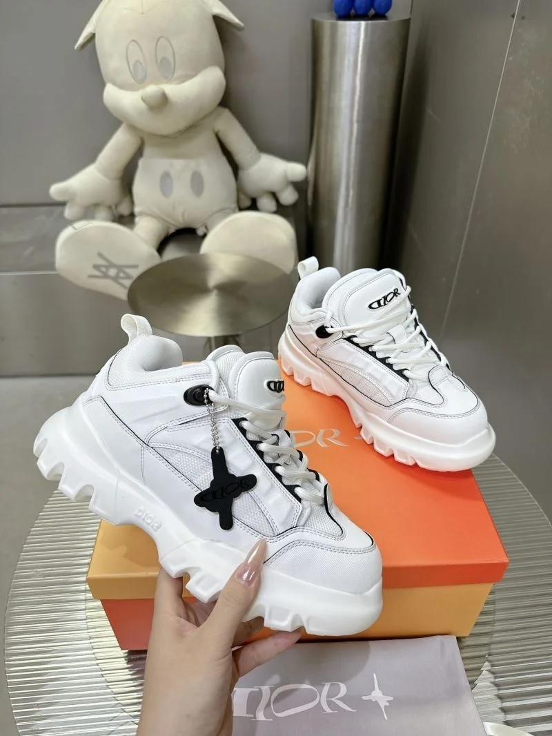Louis Vuitton Trainer Sneaker Practical 31527