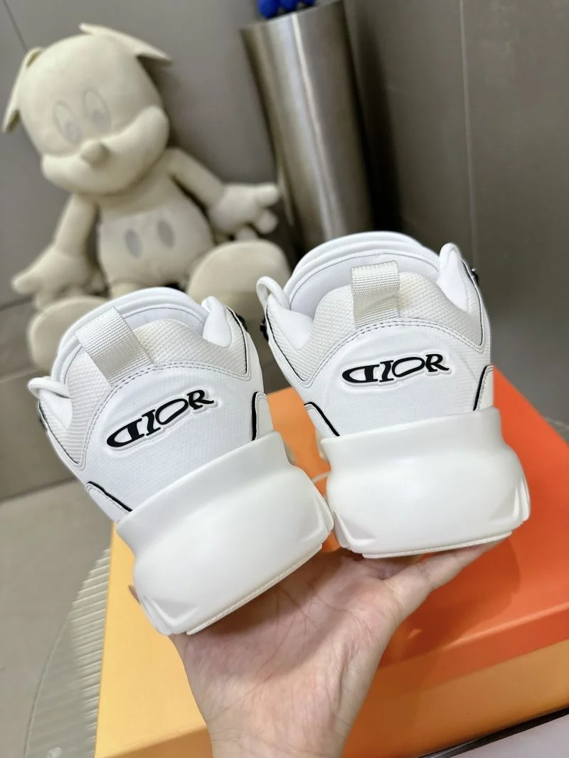 Louis Vuitton Trainer Sneaker Practical 31527