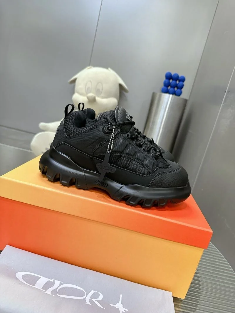 Resilient Louis Vuitton Trainer Sneaker 31539