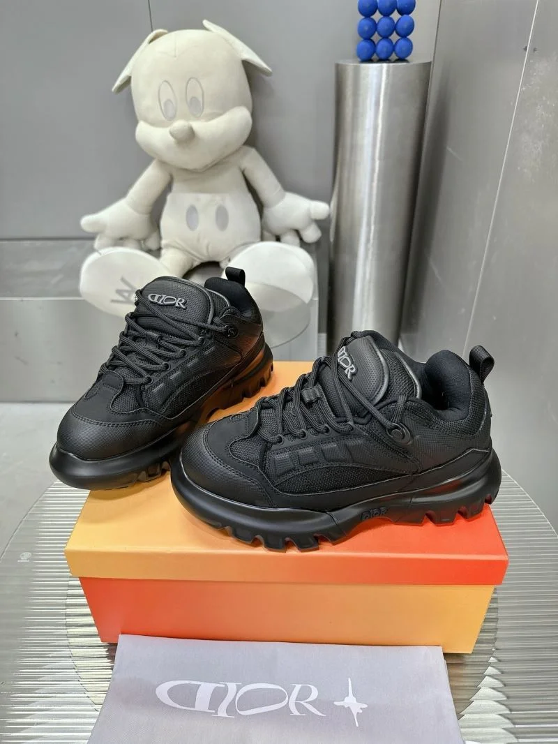 Resilient Louis Vuitton Trainer Sneaker 31539