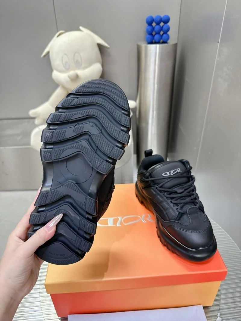 Resilient Louis Vuitton Trainer Sneaker 31539
