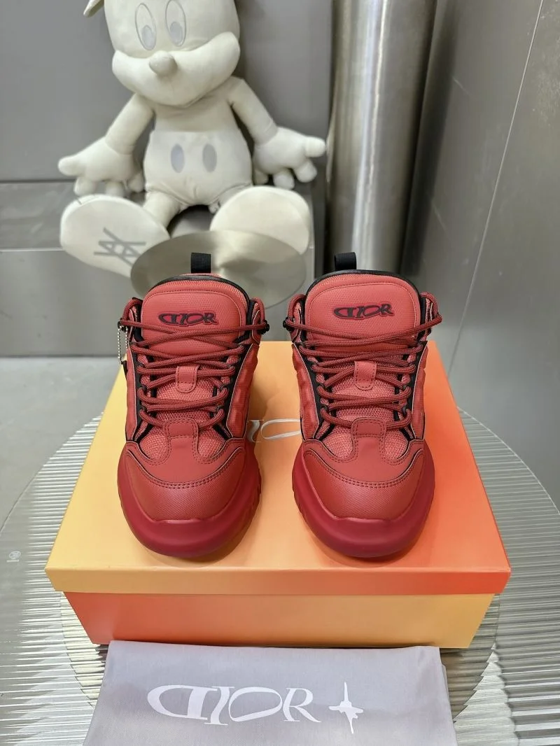 Unisex Louis Vuitton Trainer Sneaker 31528