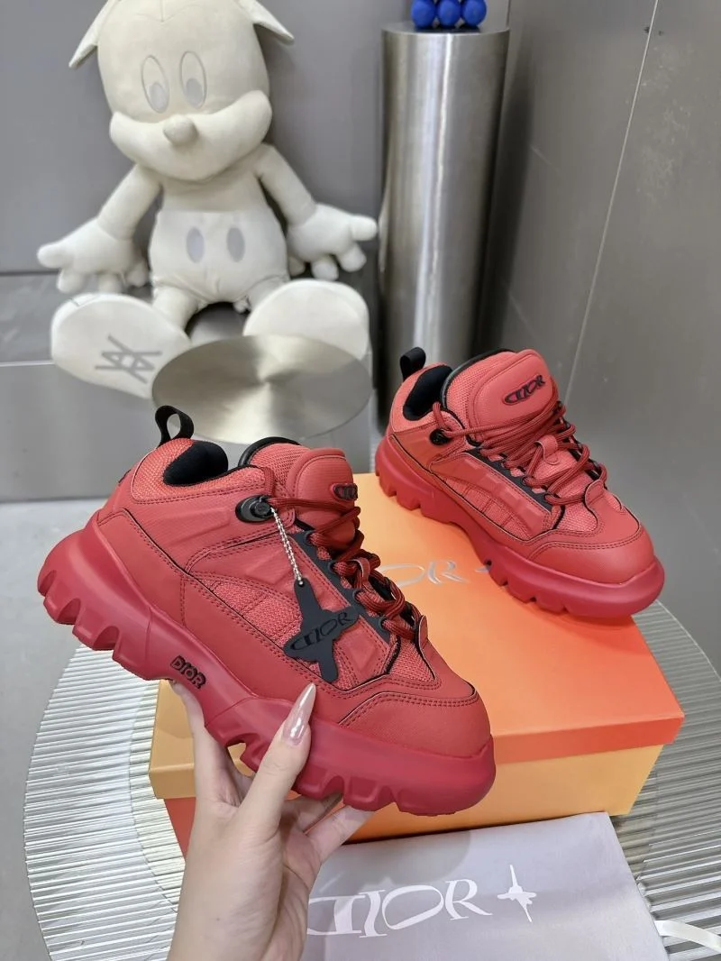 Unisex Louis Vuitton Trainer Sneaker 31528