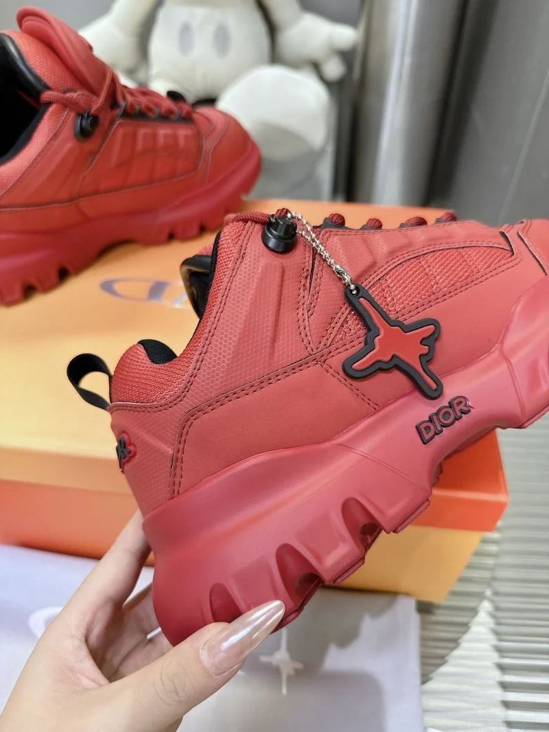 Unisex Louis Vuitton Trainer Sneaker 31528