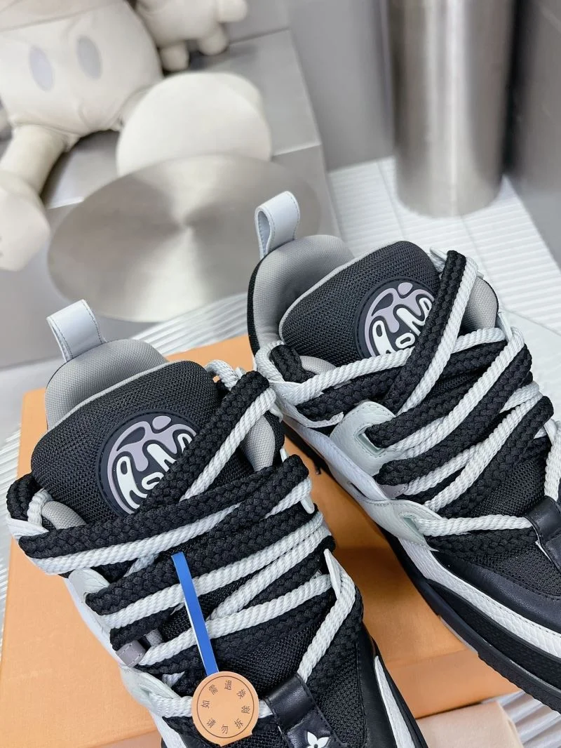 Snug Louis Vuitton Trainer Sneaker 31530