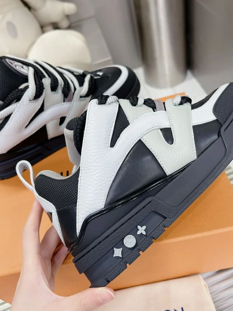 Snug Louis Vuitton Trainer Sneaker 31530