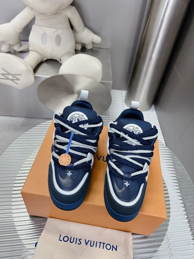 Sleek Louis Vuitton Trainer Sneaker 31545