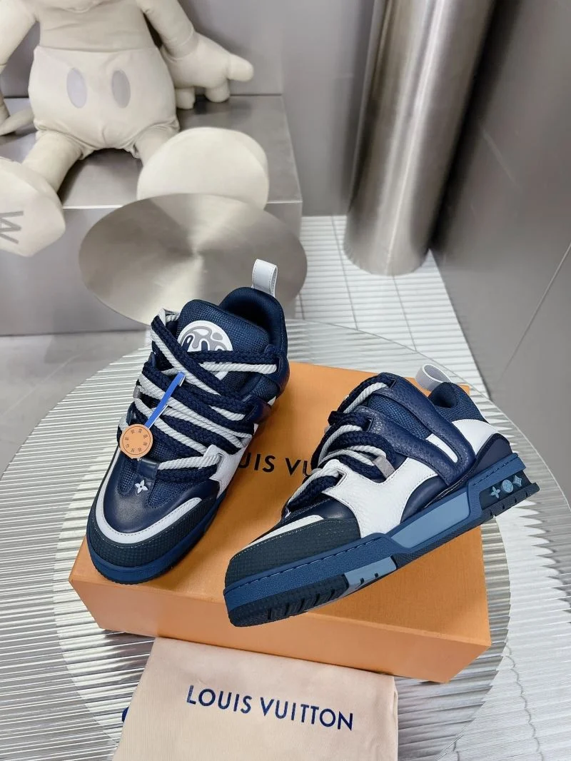 Sleek Louis Vuitton Trainer Sneaker 31545