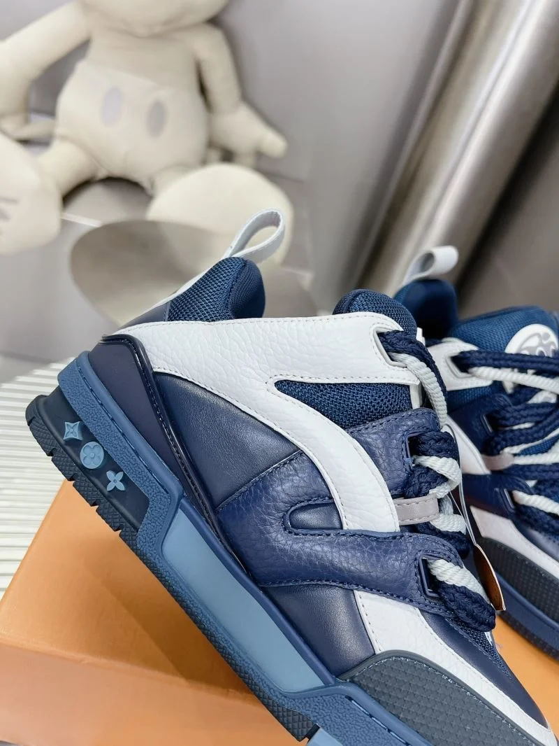 Sleek Louis Vuitton Trainer Sneaker 31545
