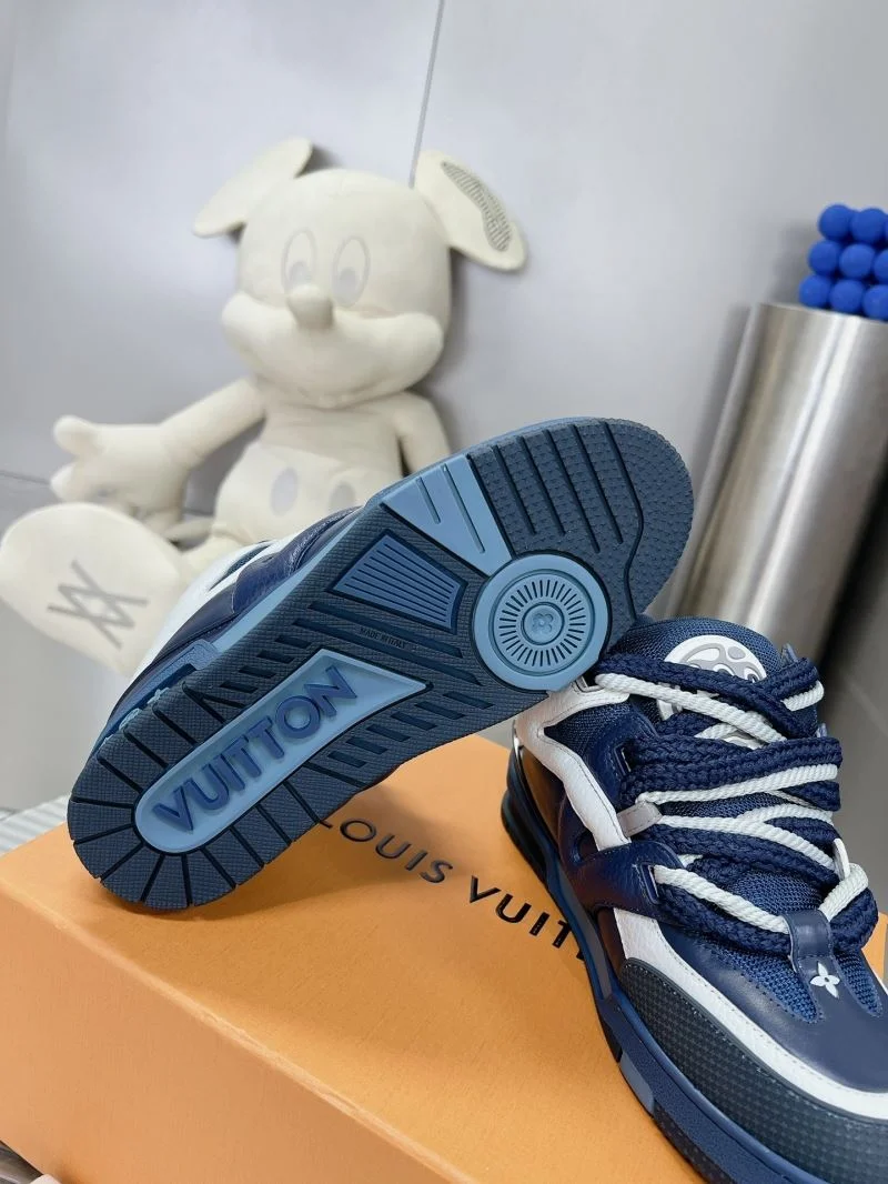 Sleek Louis Vuitton Trainer Sneaker 31545