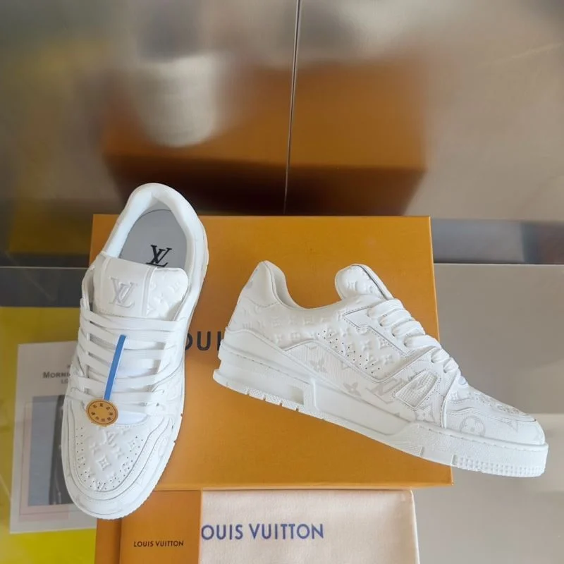 Louis Vuitton Trainer Sneaker Elegant 31554