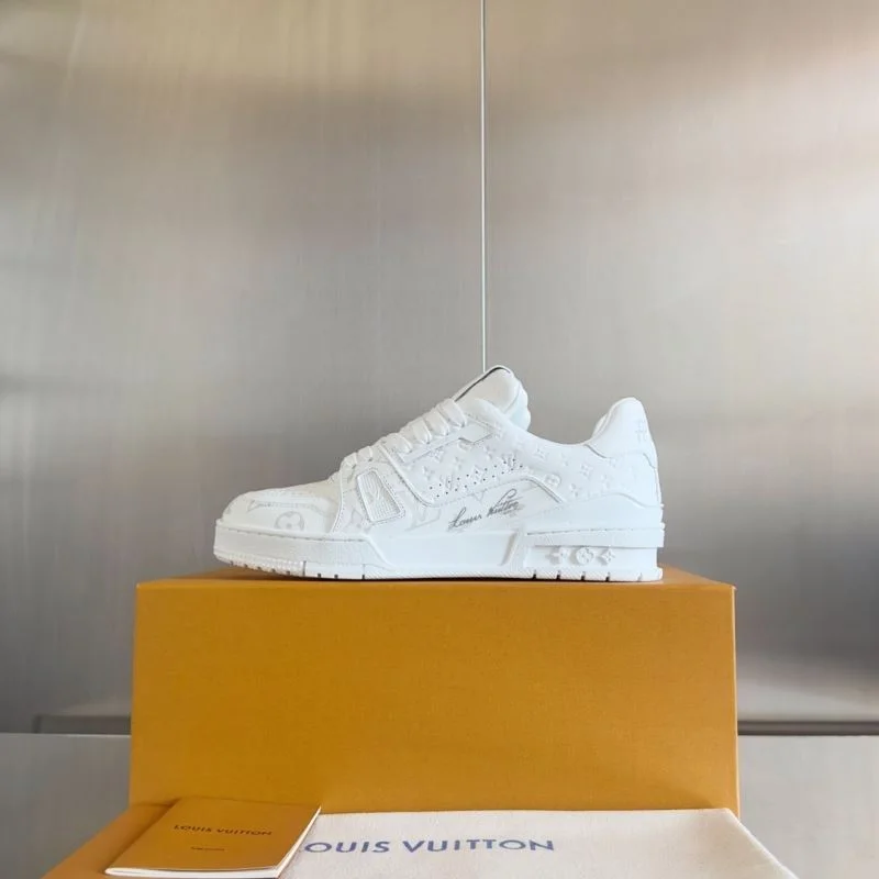 Louis Vuitton Trainer Sneaker Elegant 31554