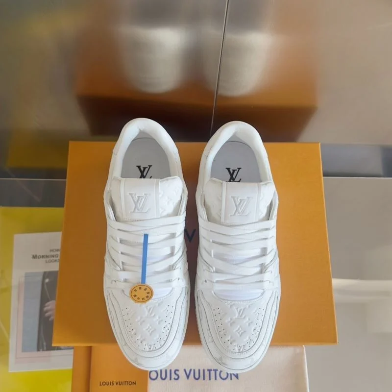 Louis Vuitton Trainer Sneaker Elegant 31554