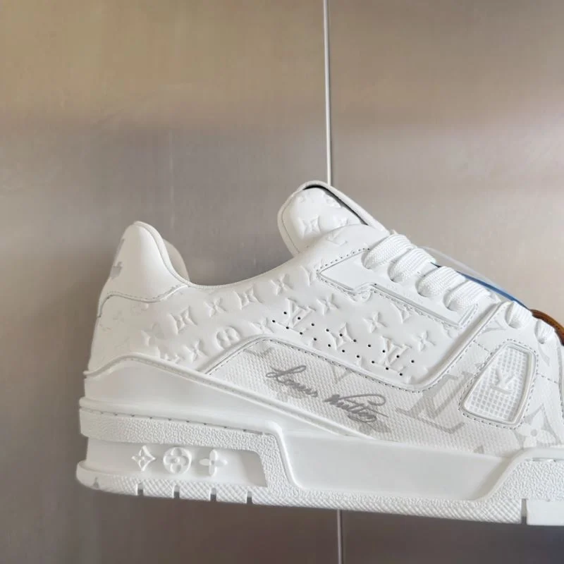 Louis Vuitton Trainer Sneaker Elegant 31554
